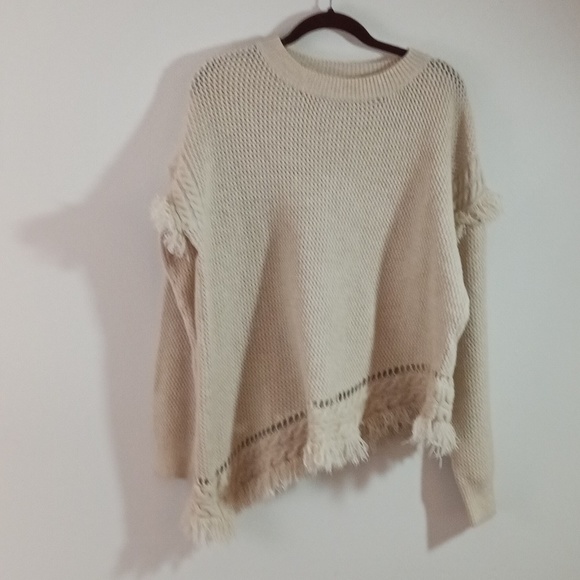 Stellah Sweaters - Stellah Asymmetrical Frayed Hem Sweater